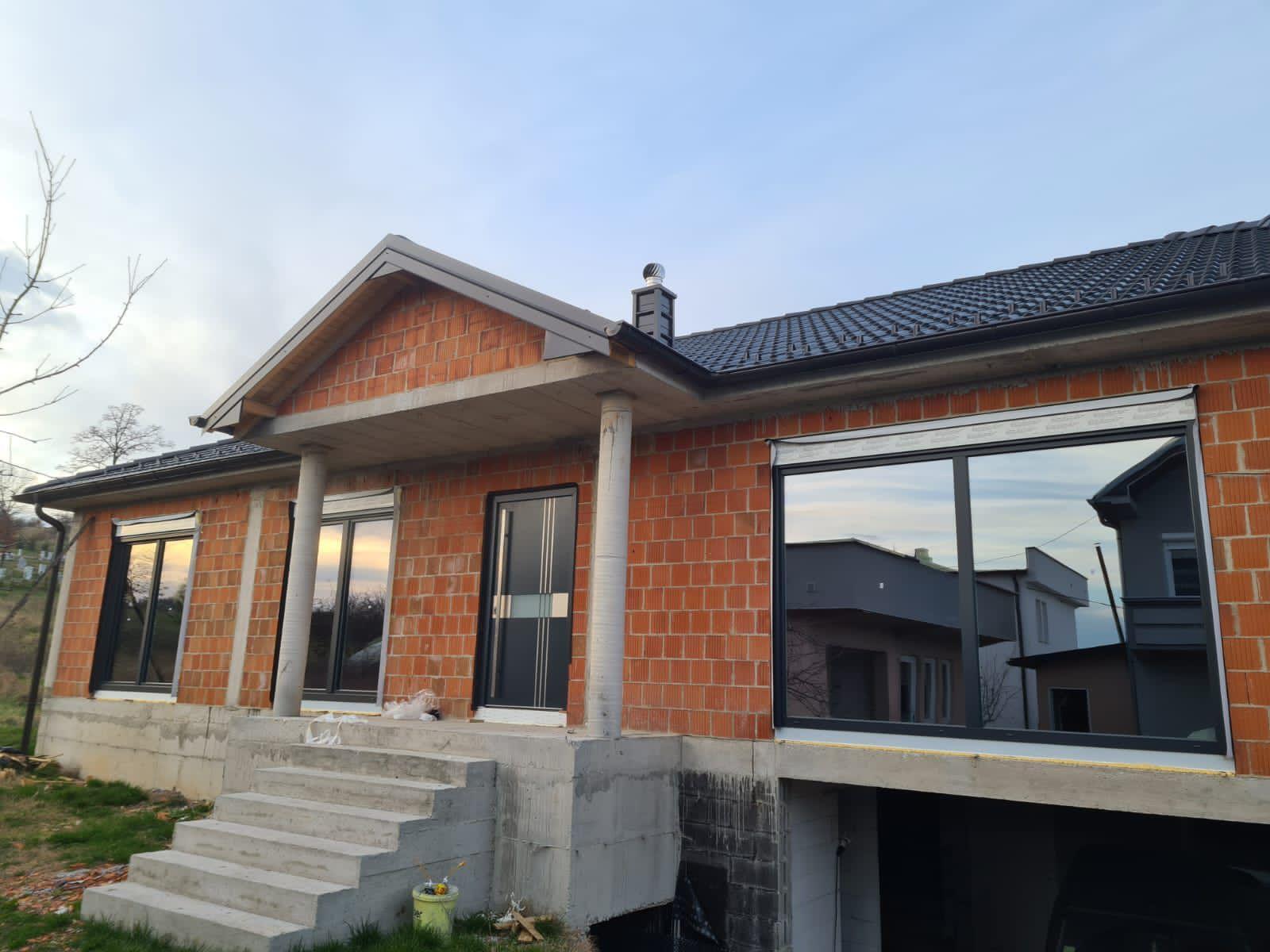 Direkt beim Hersteller gekauft und fachgerecht montiert. Günstige Preise beste Qualität